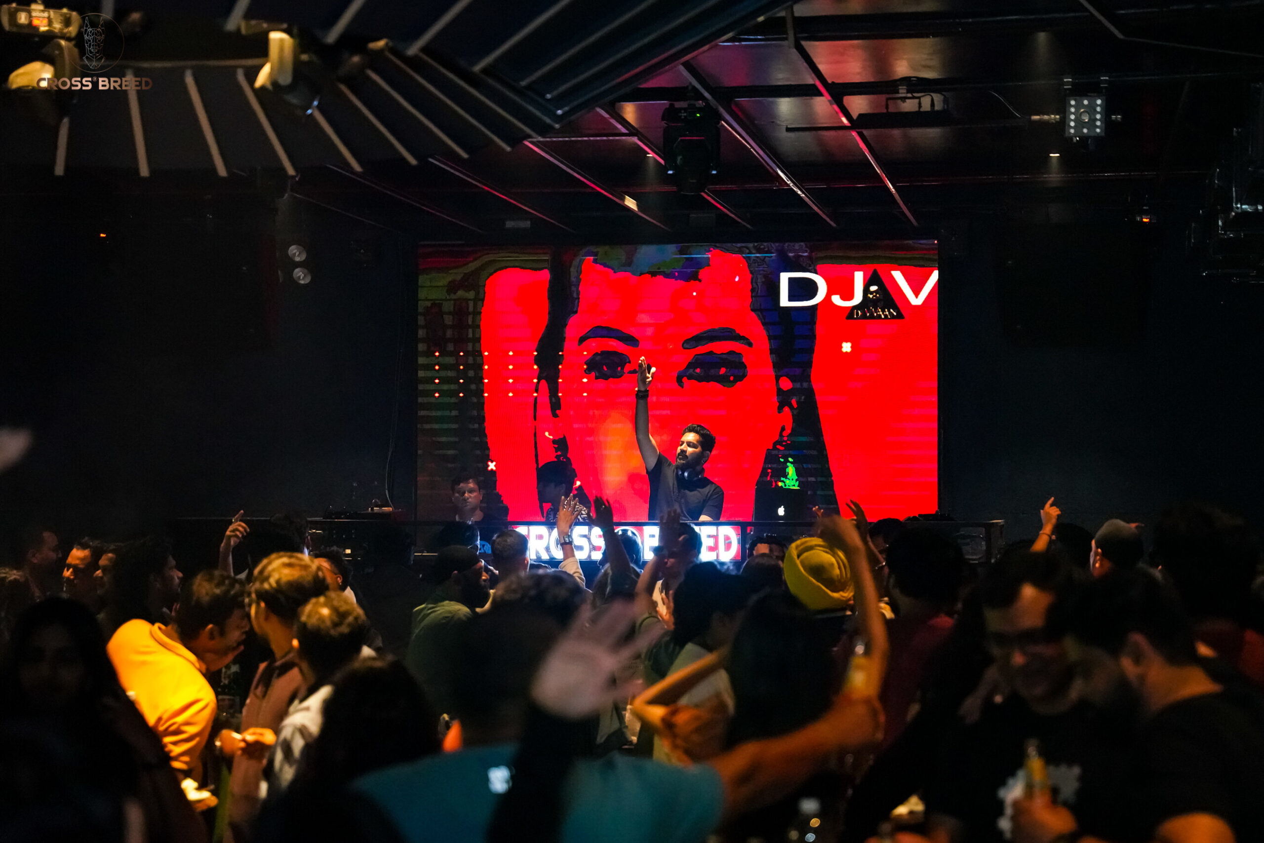 DJ Vvaan performance at crossbreed club hyderabad